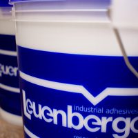 Adhesivo para etiquetado